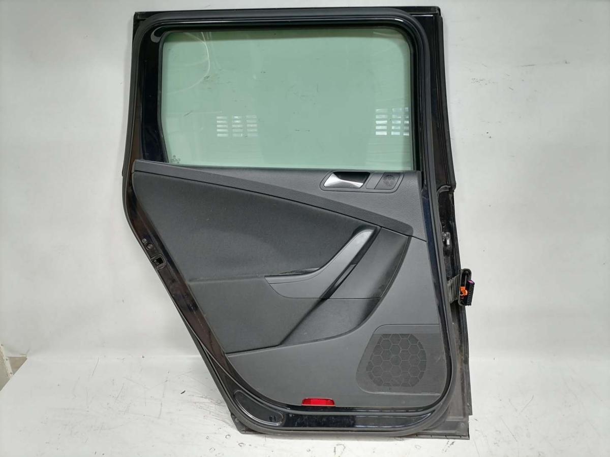 VW Passat 3C original T&uuml;r hinten links Kombi Variant LC9X Deepblack Bj.2009